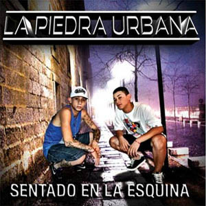 Disco Sentado En La Esquina de La Piedra Urbana