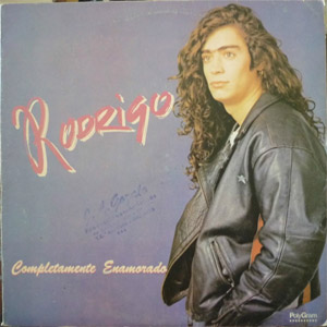 Disco Completamente Enamorado de Rodrigo Bueno